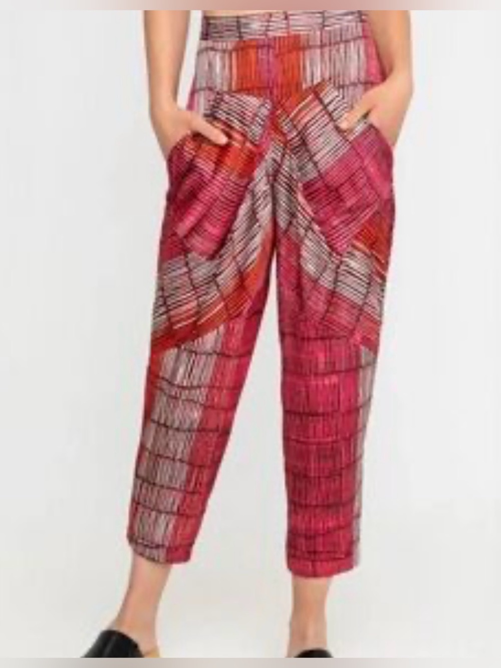 NWT Ozai N Ku Abstract Print Cropped Pants in Sunset